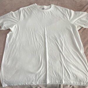 Men's white t shirt
